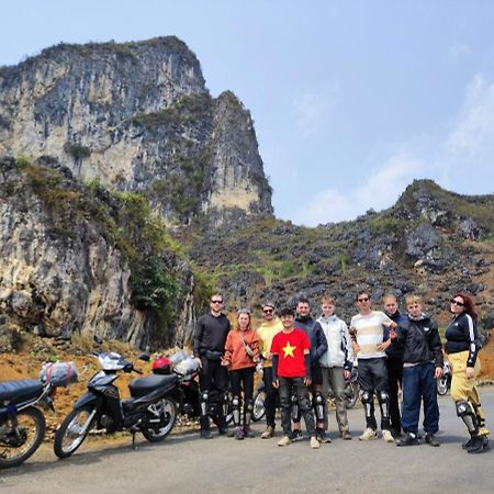 Bong Hostel And Motorbike Tour Ha Giang Esterno foto