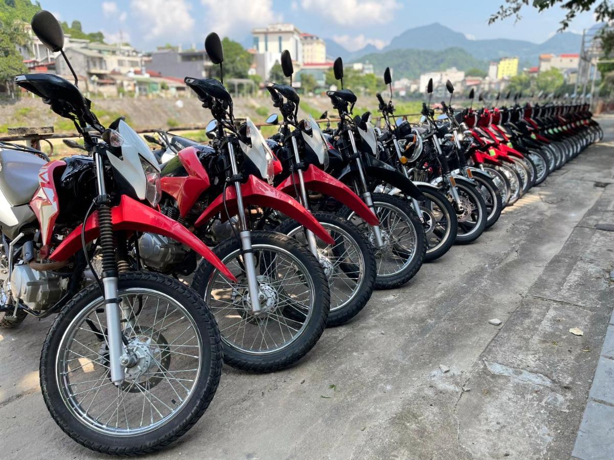 Bong Hostel And Motorbike Tour Ha Giang Esterno foto